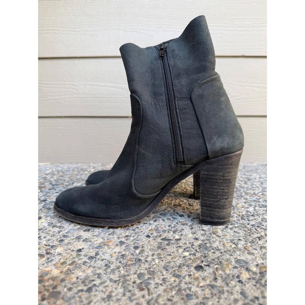 Black Pebbled Leather Ankle Boots Stacked Block Heel Round Toe Side Zip Size 9.5 - Picture 4 of 9